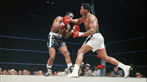 ali-liston-ii-cassius-phantom-punch.jpg